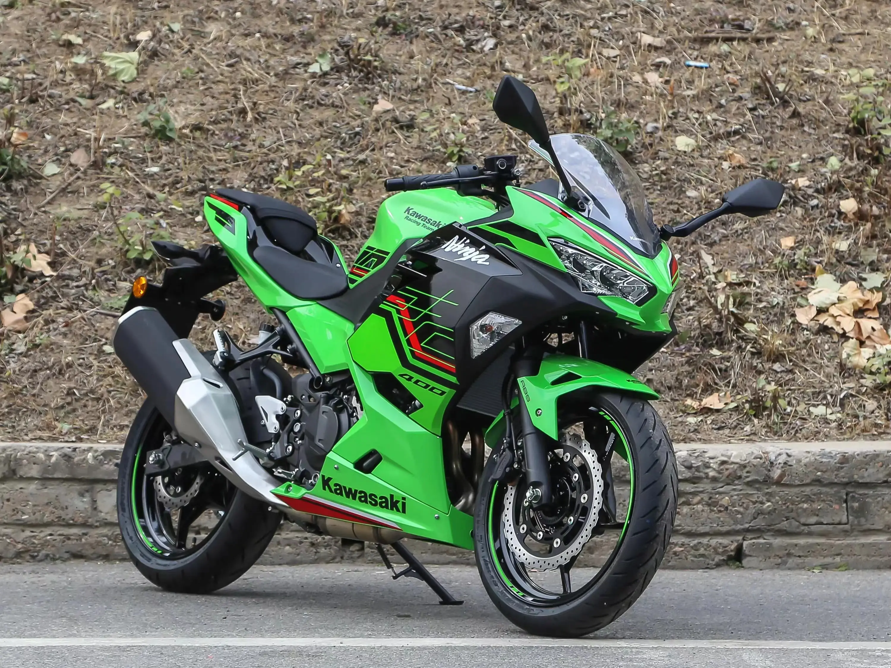 川崎Ninja 400 价格4.18万元起！