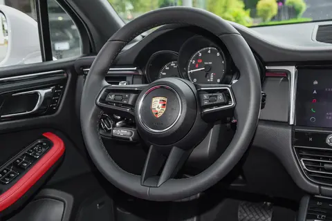 2026款保时捷Macan深度解析：燃油与电动的理性抉择